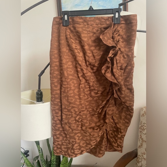 Zara Dresses & Skirts - ZARA ruffled animal print pencil skirt size M